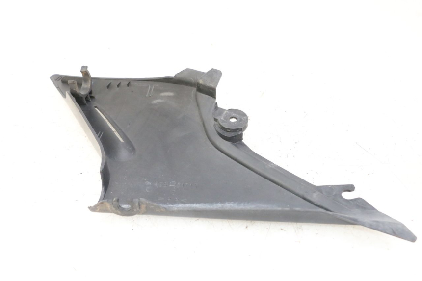 photo de OSŁONA POD SIEDZENIEM YAMAHA XJN DIVERSION 600 (2000 - 2003) - Zoom stanu zużycia