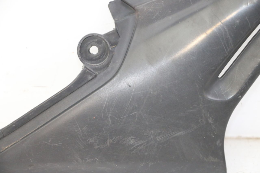 photo de OSŁONA POD SIEDZENIEM YAMAHA XJN DIVERSION 600 (2000 - 2003) - Zbliżenie techniczne