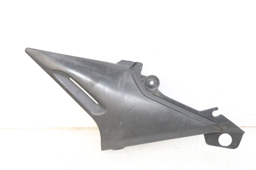 photo de OSŁONA POD SIEDZENIEM YAMAHA XJN DIVERSION 600 (2000 - 2003) - Oznaczenia i referencje