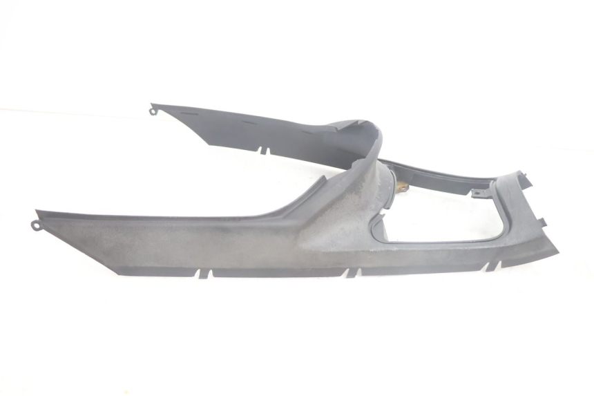 photo de OSŁONA POD SIEDZENIEM YAMAHA YP MAJESTY 125 (2002 - 2006) - Zoom stanu zużycia