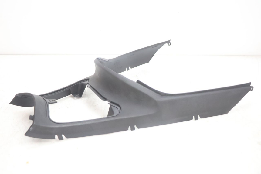 photo de OSŁONA POD SIEDZENIEM YAMAHA YP MAJESTY 125 (2002 - 2006) - Szczegół części