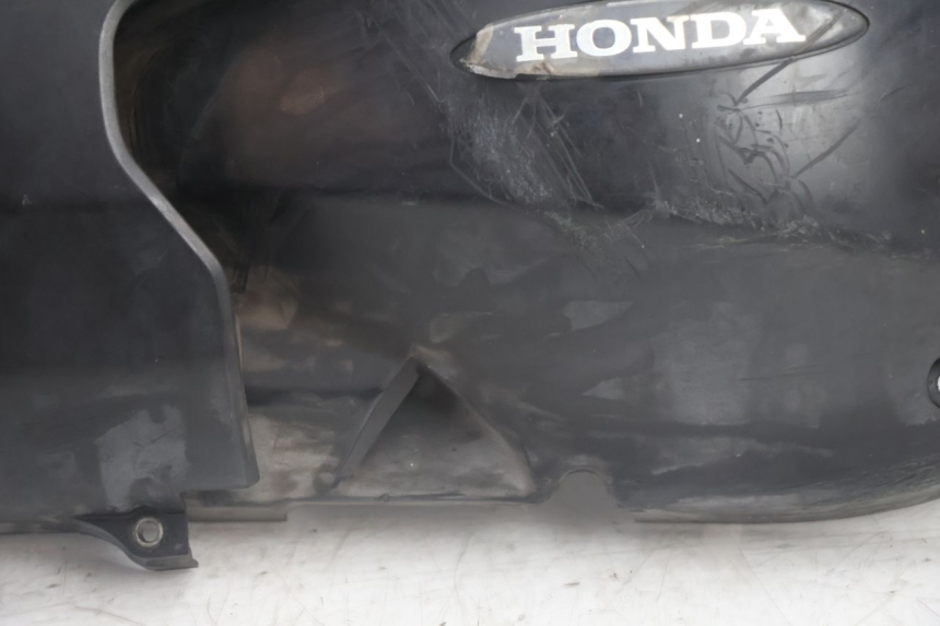 photo de OSŁONA NAPĘDU HONDA FJS SILVER WING SILVERWING 400 (2005 - 2008) - Zoom stanu zużycia