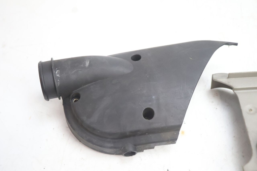 photo de OSŁONA NAPĘDU YAMAHA YP MAJESTY 125 (2002 - 2006) - Zoom stanu zużycia
