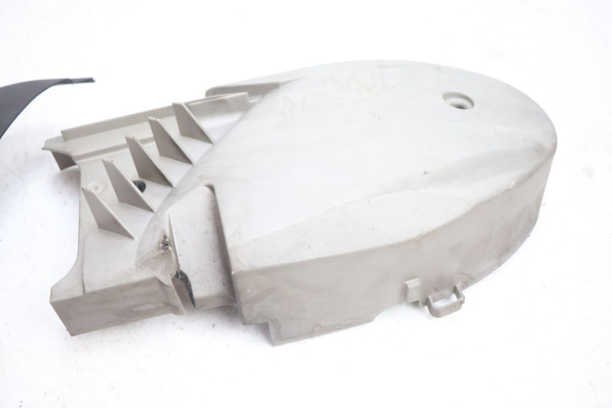 photo de OSŁONA NAPĘDU YAMAHA YP MAJESTY 125 (2002 - 2006) - Inny kąt widzenia