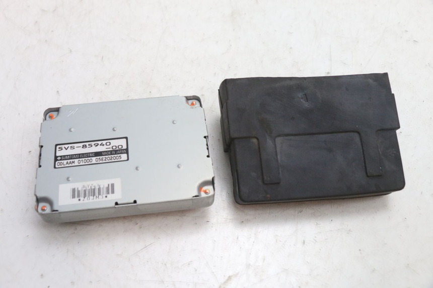 photo de Jednostka sterująca ABS YAMAHA FJR 1300 (2001 - 2005) - Zbliżenie techniczne