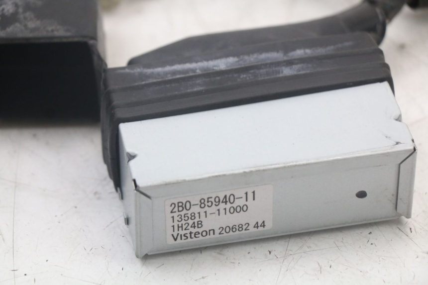 photo de KALKULATOR ABS YAMAHA TDM ABS 900 (2002 - 2014) - Inny kąt widzenia