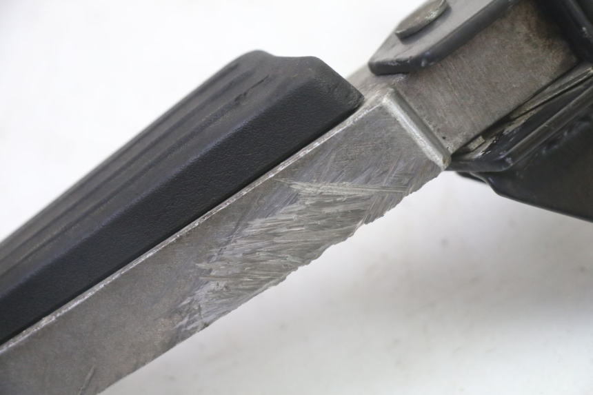 photo de PODNÓŻEK TYLNY PRAWY PEUGEOT CITYSTAR 50 (2013 - 2017) - Inny kąt widzenia