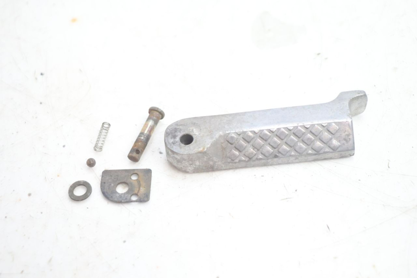 photo de PODNÓŻEK TYLNY PRAWY CF MOTO E-CHARM 125 (2005 - 2008) - Widok główny