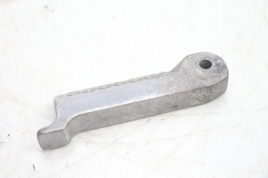 photo de PODNÓŻEK TYLNY PRAWY CF MOTO E-CHARM 125 (2005 - 2008) - Zoom stanu zużycia