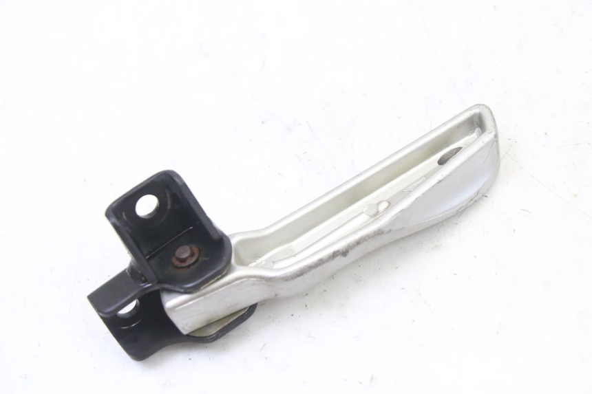 photo de PODNÓŻEK TYLNY PRAWY SYM FIDDLE 3 III 125 (2014 - 2020) - Zbliżenie techniczne