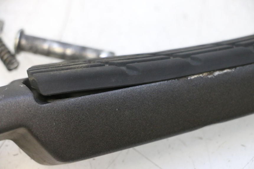 photo de PODNÓŻEK TYLNY PRAWY HONDA FJS SILVER WING SILVERWING 400 (2005 - 2008) - Szczegół części