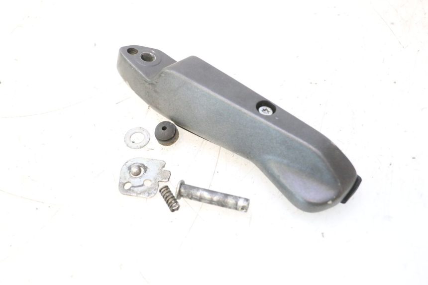 photo de PODNÓŻEK TYLNY PRAWY HONDA FJS SILVER WING SILVERWING 400 (2005 - 2008) - Zbliżenie techniczne