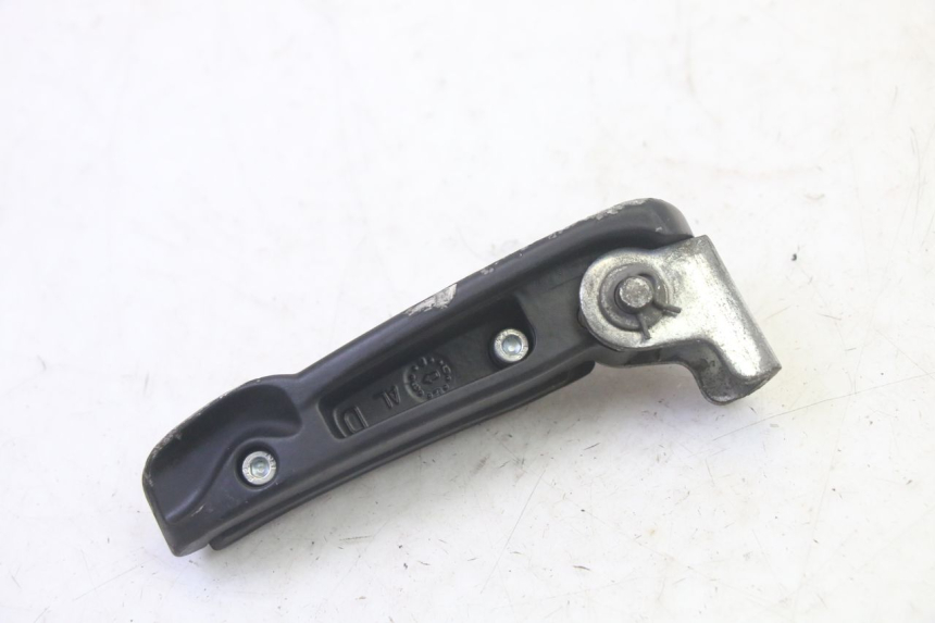 photo de PODNÓŻEK TYLNY PRAWY PIAGGIO FLY 4T 50 (2013 - 2017) - Zbliżenie techniczne