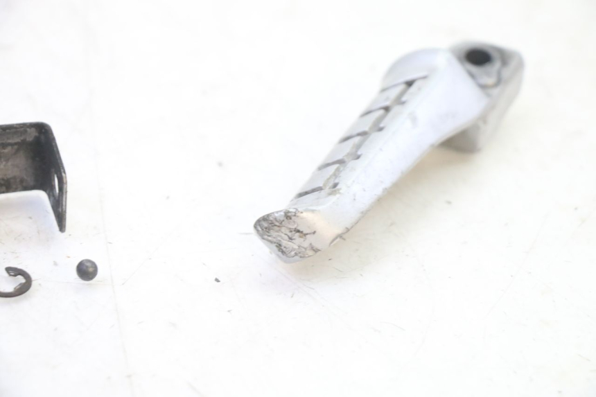 photo de PODNÓŻEK TYLNY PRAWY BMW G310 R 310 (2016 - 2020) - Widok ogólny