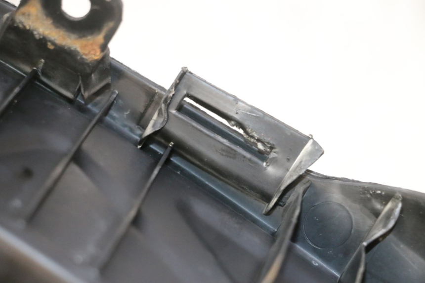 photo de PODNÓŻEK TYLNY PRAWY KYMCO GRAND DINK 125 (2008 - 2014) - Inny kąt widzenia