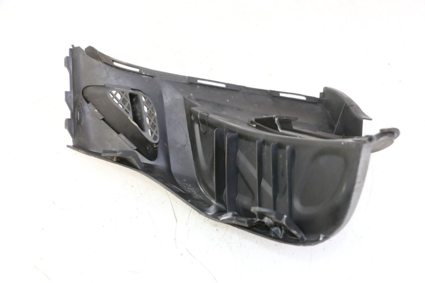 photo de PODNÓŻEK TYLNY PRAWY KYMCO GRAND DINK 125 (2008 - 2014) - Zbliżenie techniczne