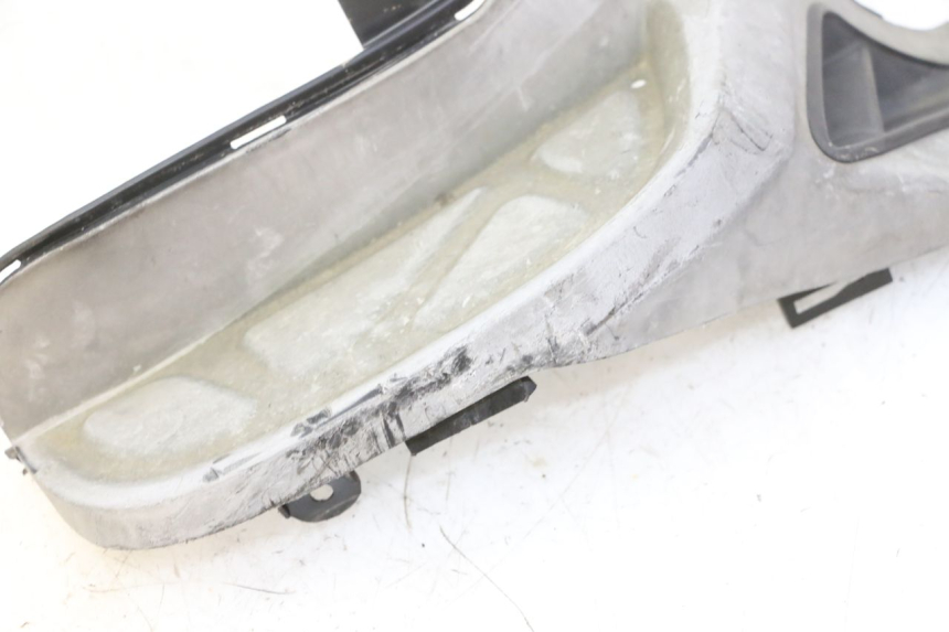 photo de PODNÓŻEK TYLNY PRAWY KYMCO GRAND DINK 125 (2008 - 2014) - Oznaczenia i referencje