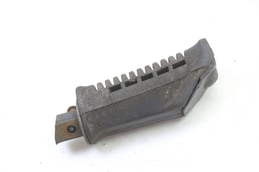 photo de PODNÓŻEK TYLNY PRAWY SUZUKI GS GSE 500 (2001 - 2003) - Zbliżenie techniczne