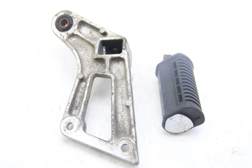 photo de PODNÓŻEK TYLNY PRAWY SUZUKI GSX-F GSX  F 1100 (1988 - 1994) - Zoom stanu zużycia