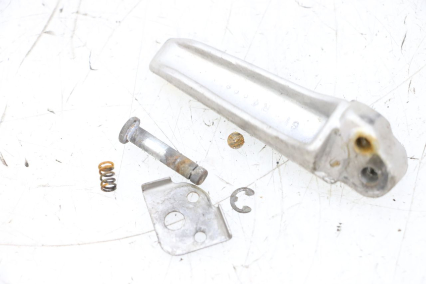 photo de PODNÓŻEK TYLNY PRAWY SUZUKI GSXR GSX-R 1000 (2003 - 2004) - Inny kąt widzenia