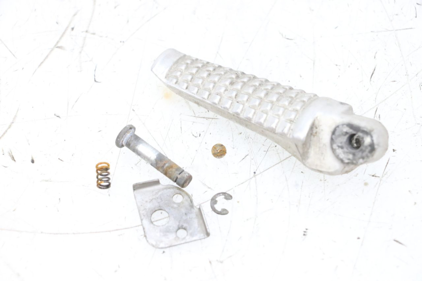 photo de PODNÓŻEK TYLNY PRAWY SUZUKI GSXR GSX-R 1000 (2003 - 2004) - Widok ogólny