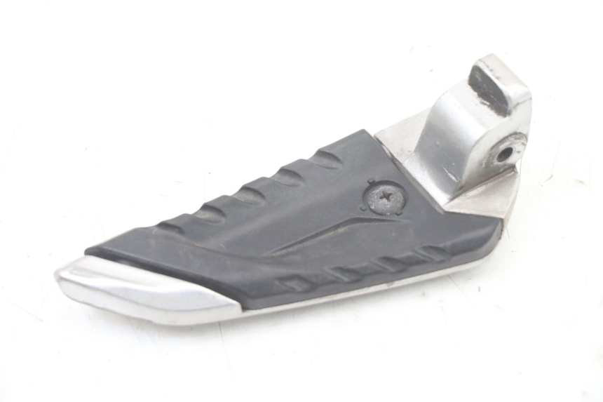 photo de PODNÓŻEK TYLNY PRAWY HONDA SH i 300 (2015 - 2020) - Zbliżenie techniczne