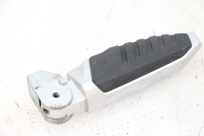 photo de PODNÓŻEK TYLNY PRAWY SYM JOYMAX 125 (2010 - 2017) - Widok główny