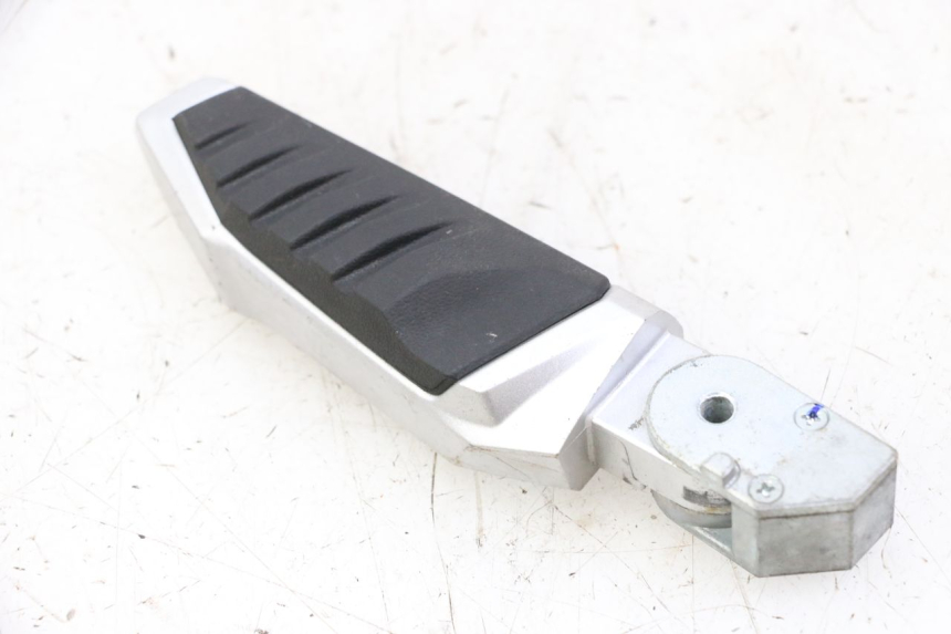 photo de PODNÓŻEK TYLNY PRAWY SYM JOYMAX 125 (2010 - 2017) - Zoom stanu zużycia