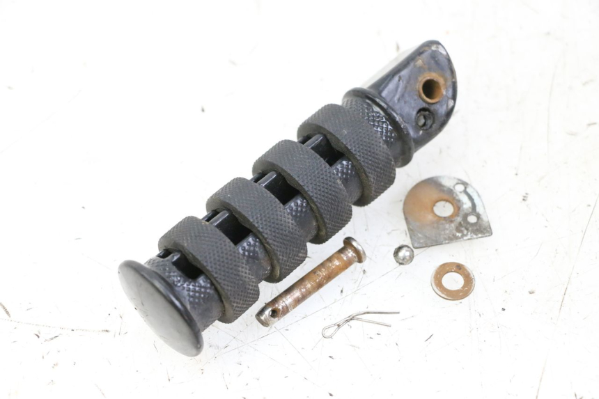 photo de PODNÓŻEK TYLNY PRAWY KEEWAY K-LIGHT KLIGHT 125 (2018 - 2025) - Widok główny