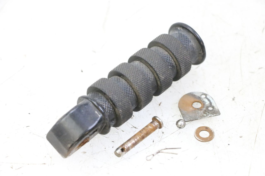 photo de PODNÓŻEK TYLNY PRAWY KEEWAY K-LIGHT KLIGHT 125 (2018 - 2025) - Inny kąt widzenia