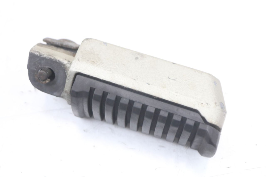 photo de PODNÓŻEK TYLNY PRAWY KAWASAKI GTR 1000 (1994 - 2004) - Inny kąt widzenia