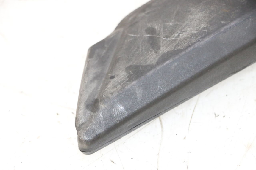 photo de PODNÓŻEK TYLNY PRAWY PEUGEOT KISBEE 2T 50 (2010 - 2017) - Zbliżenie techniczne