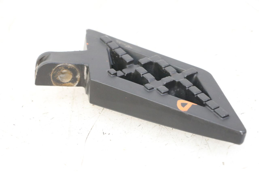 photo de PODNÓŻEK TYLNY PRAWY PEUGEOT KISBEE 4T 50 (2018 - 2022) - Zbliżenie techniczne