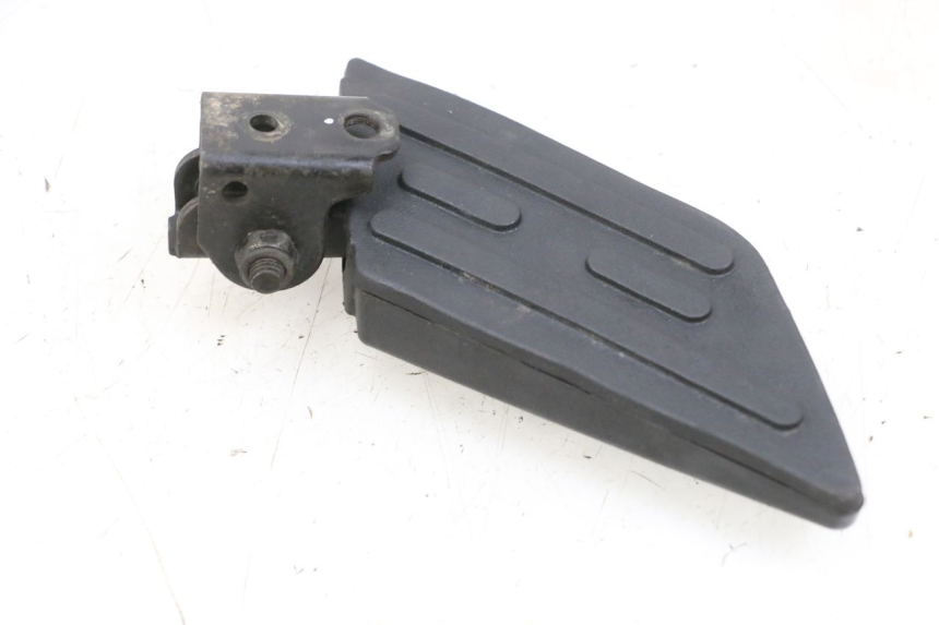 photo de PODNÓŻEK TYLNY PRAWY PEUGEOT KISBEE 4T 50 (2010 - 2017) - Zbliżenie techniczne