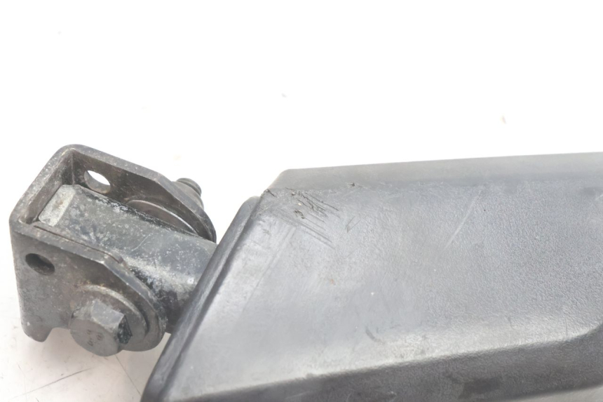 photo de PODNÓŻEK TYLNY PRAWY PEUGEOT KISBEE 4T 50 (2010 - 2017) - Zbliżenie techniczne