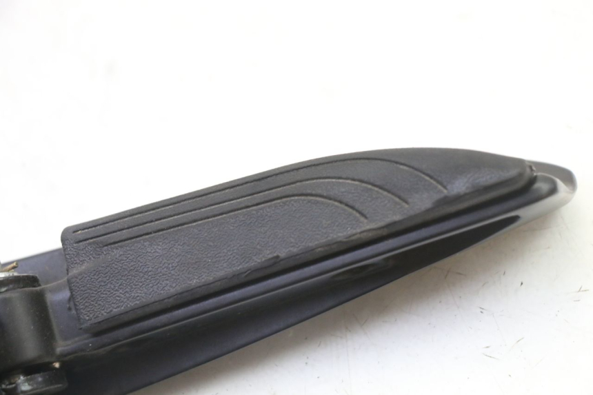 photo de PODNÓŻEK TYLNY PRAWY PIAGGIO MP3 HPE 310 (2024 - 2025) - Zoom stanu zużycia