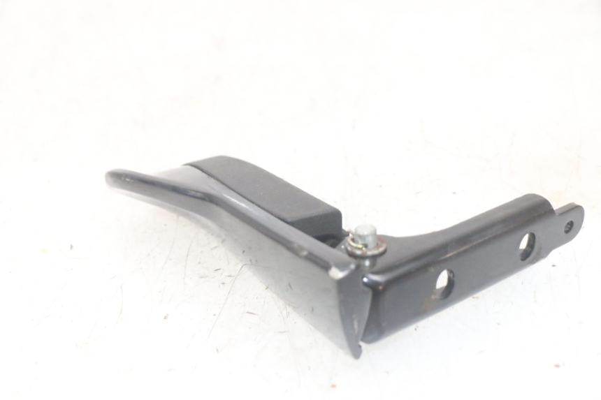 photo de PODNÓŻEK TYLNY PRAWY PIAGGIO MP3 HPE 300 (2019 - 2026) - Zbliżenie techniczne