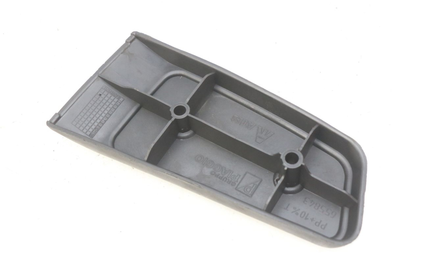 photo de PODNÓŻEK TYLNY PRAWY PIAGGIO MP3 LT 300 (2010 - 2016) - Szczegół części