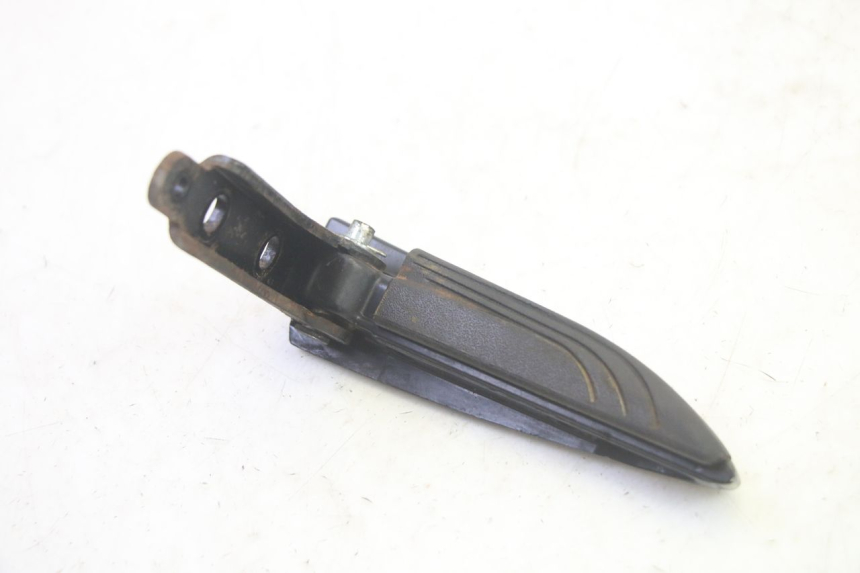 photo de PODNÓŻEK TYLNY PRAWY PIAGGIO MP3 500 (2016 - 2018) - Zbliżenie techniczne