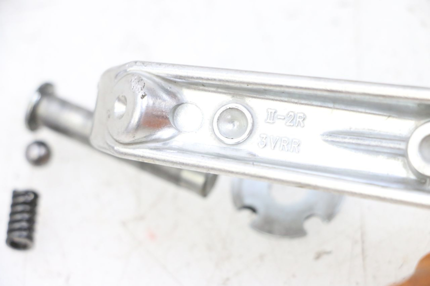 photo de PODNÓŻEK TYLNY PRAWY YAMAHA MT-07 MT07 ABS 700 (2018 - 2020) - Szczegół części