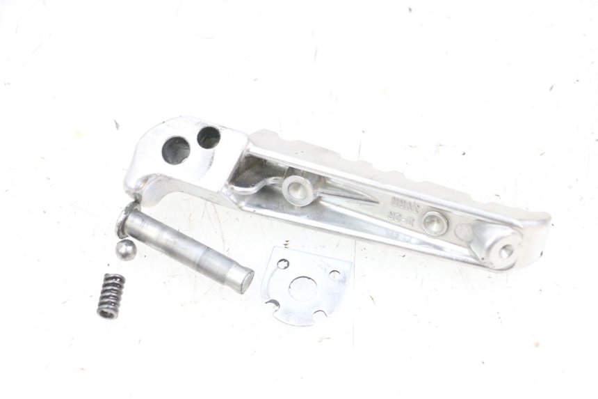 photo de PODNÓŻEK TYLNY PRAWY YAMAHA MT-07 MT07 ABS 700 (2018 - 2020) - Zoom stanu zużycia