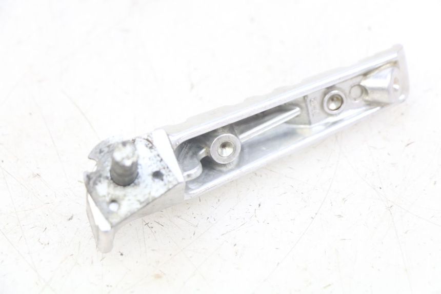 photo de PODNÓŻEK TYLNY PRAWY YAMAHA MT ABS 125 (2014 - 2018) - Zoom stanu zużycia