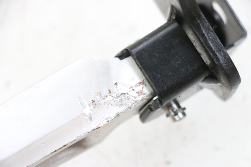 photo de PODNÓŻEK TYLNY PRAWY YAMAHA NEO'S CORE 1 (2022 - 2026) - Inny kąt widzenia