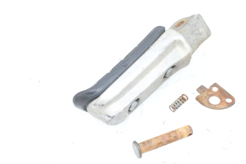 photo de PODNÓŻEK TYLNY PRAWY HONDA NSR R 125 (1994 - 2003) - Zoom stanu zużycia