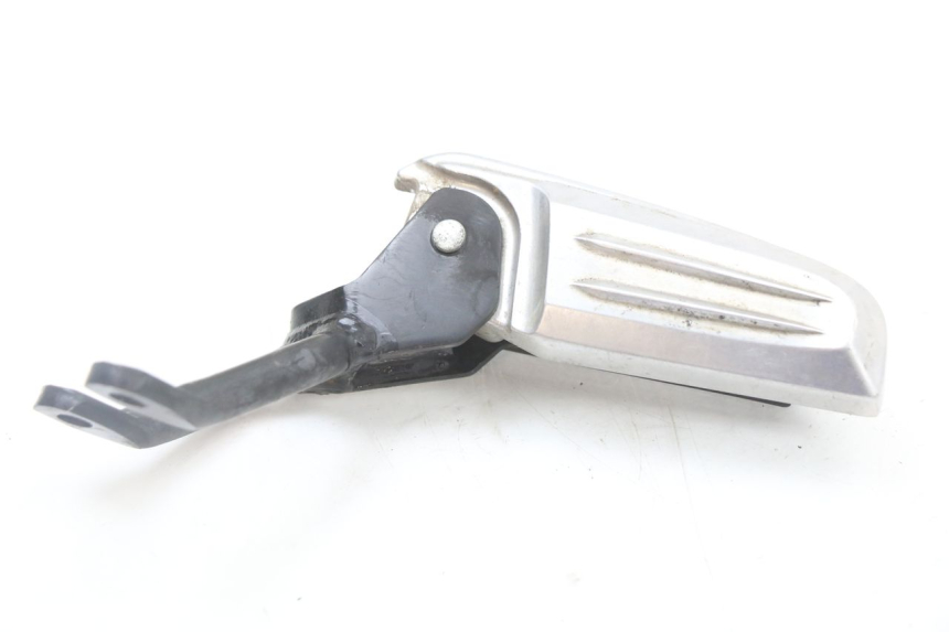 photo de PODNÓŻEK TYLNY PRAWY HONDA PCX (JF47) 125 (2012 - 2013) - Zbliżenie techniczne