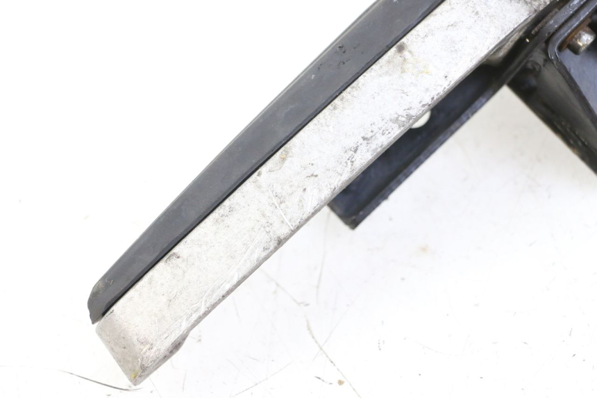 photo de PODNÓŻEK TYLNY PRAWY PEUGEOT CITYSTAR 125 (2011 - 2017) - Zbliżenie techniczne