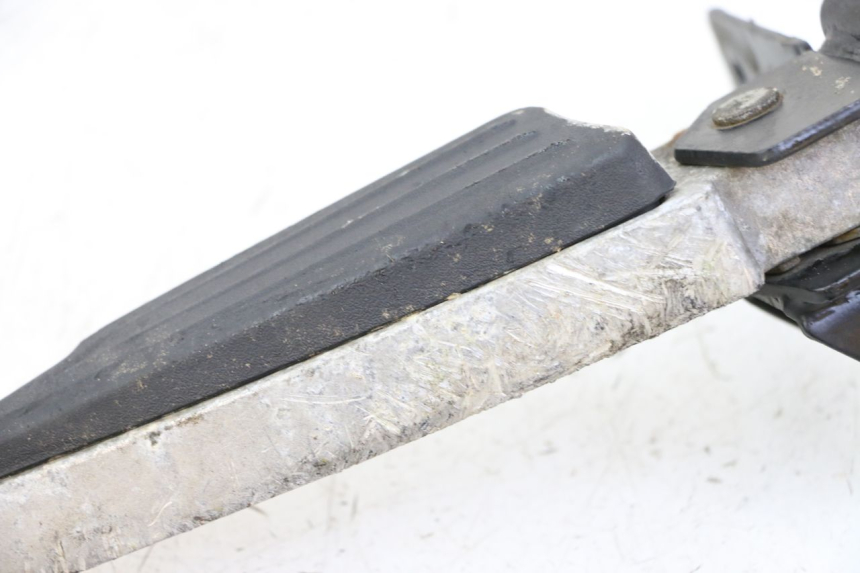 photo de PODNÓŻEK TYLNY PRAWY PEUGEOT CITYSTAR 50 (2013 - 2017) - Zbliżenie techniczne