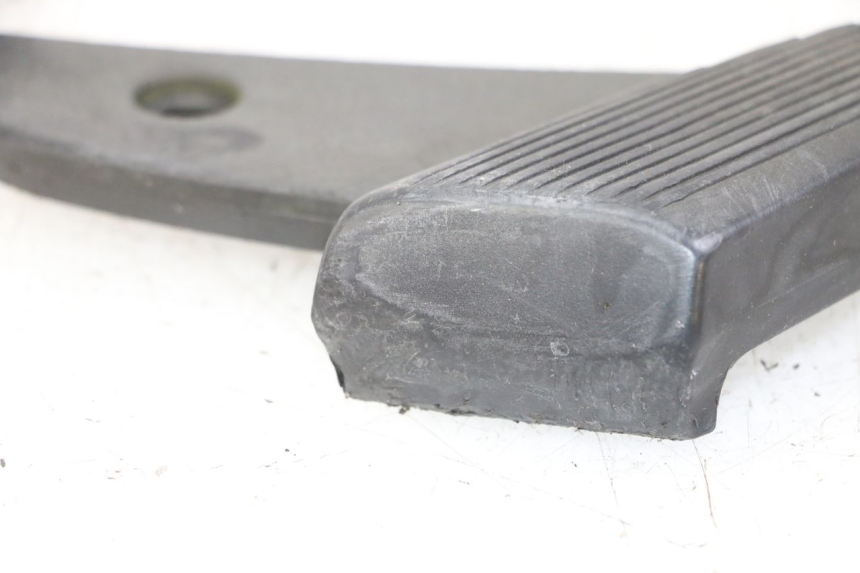 photo de PODNÓŻEK TYLNY PRAWY PIAGGIO VESPA LX 150 (2005 - 2013) - Zoom stanu zużycia