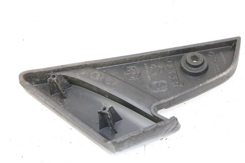 photo de PODNÓŻEK TYLNY PRAWY PIAGGIO VESPA LX 150 (2005 - 2013) - Inny kąt widzenia