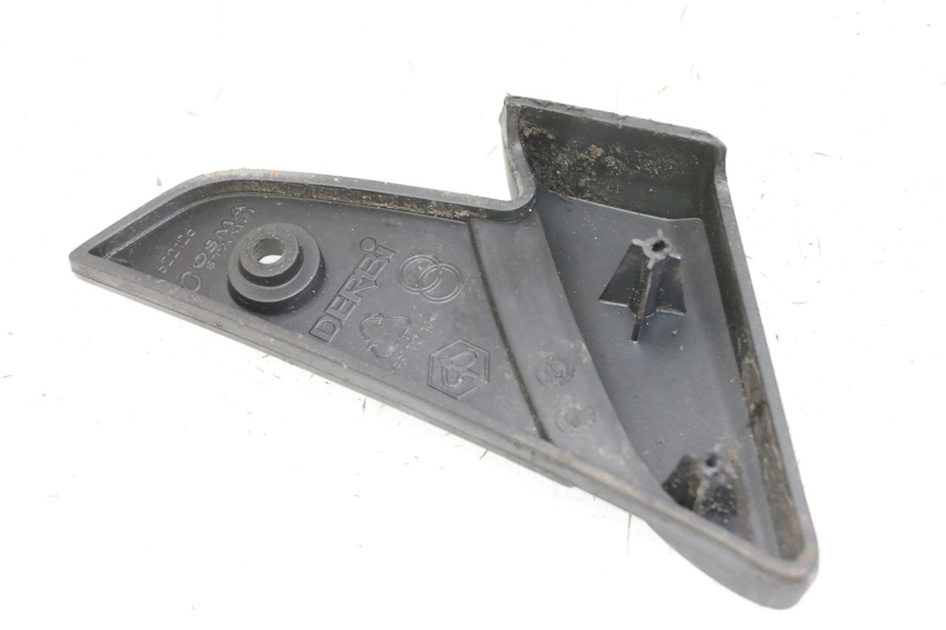 photo de PODNÓŻEK TYLNY PRAWY PIAGGIO VESPA LX 150 (2005 - 2013) - Zbliżenie techniczne